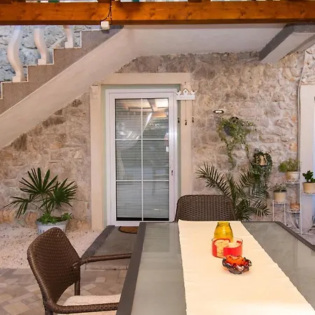 Διαμέρισμα Kameni Dvori *