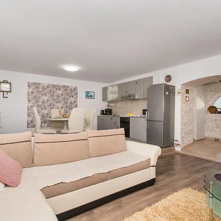 Apartment Kameni Dvori Nin
