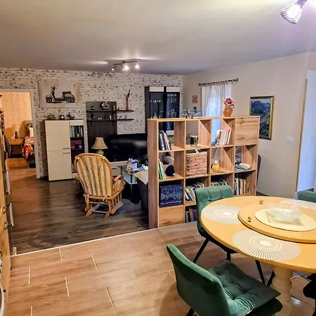 Kameni Dvori Apartment