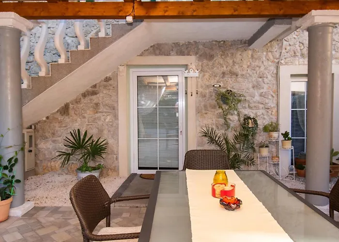 Apartment Kameni Dvori *